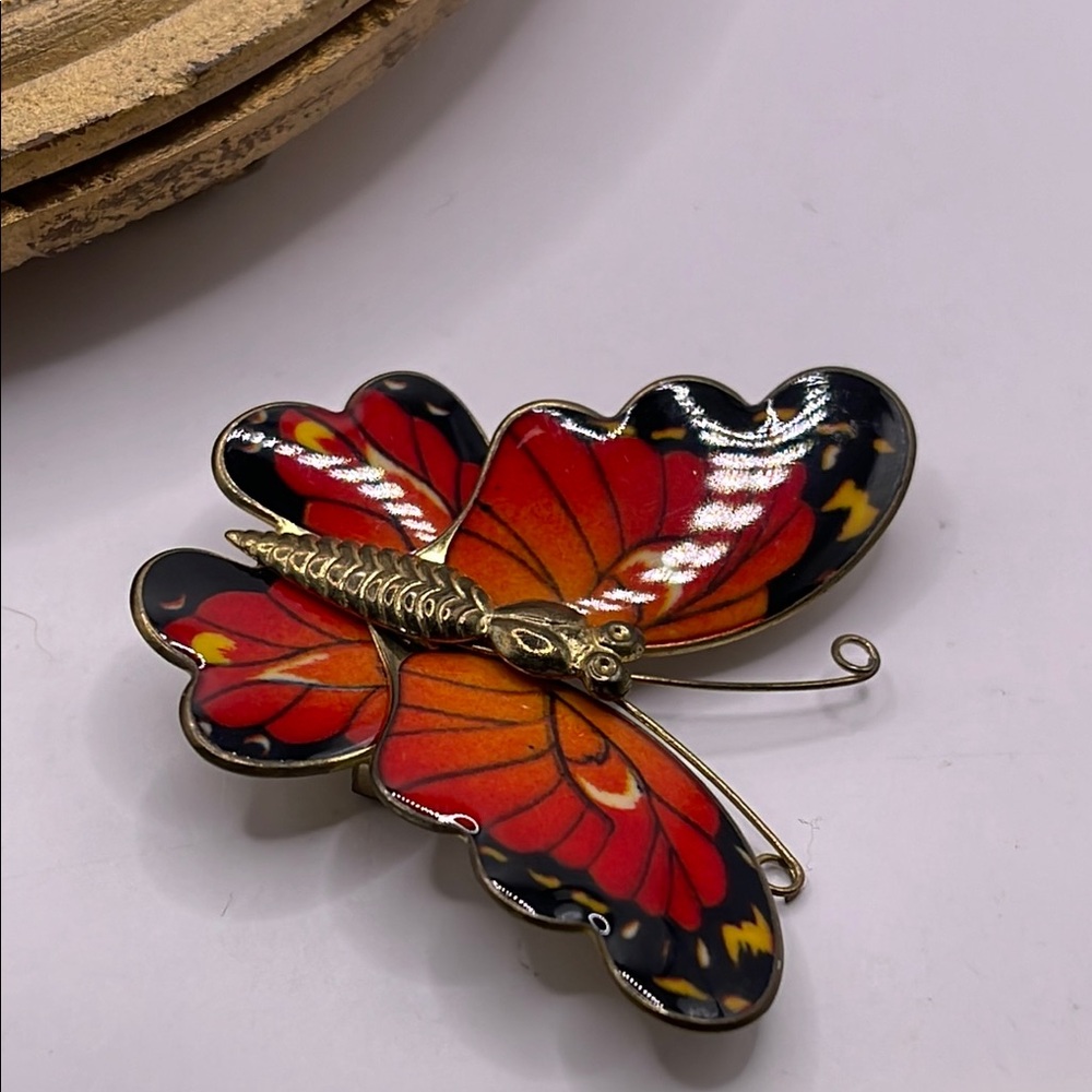 Stunning vintage monarch Vibrant Butterfly Brooch pin so pretty - Picture 9 of 11